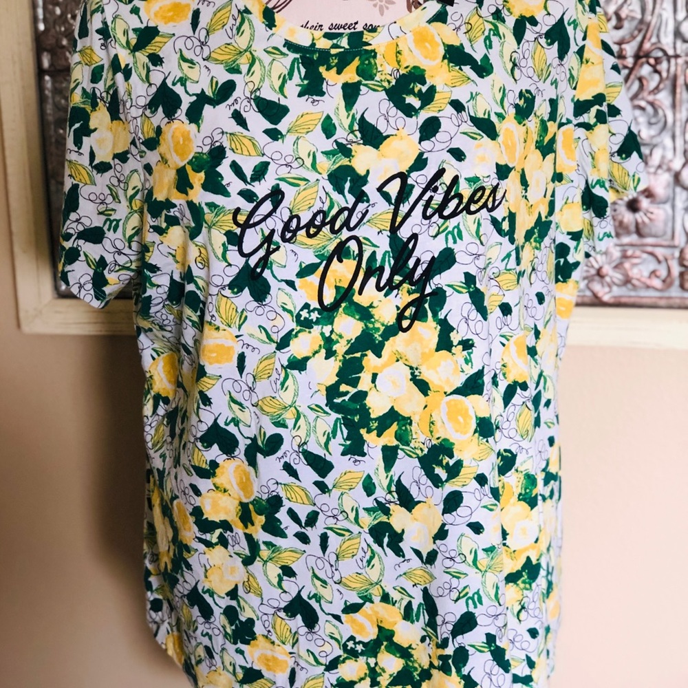 Lane Bryant “Good Vibes Only”  T Shirt Size 26/28